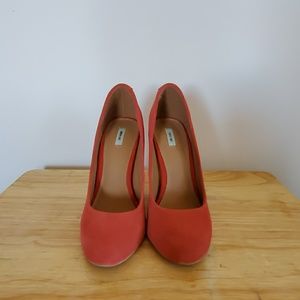 Urban Outfitters Red 4 inch heels shoes size 7